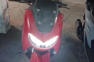 Yamaha 150 rosso