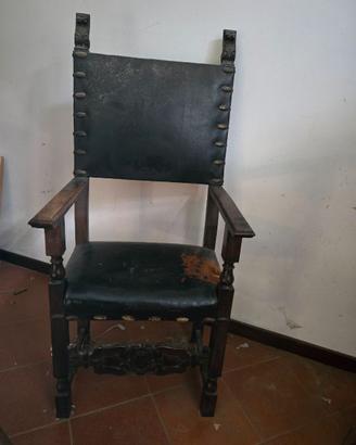Sedia antica da studio con seduta imbottita