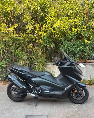 T-MAX 560