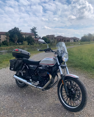 Moto guzzi v9 roamer