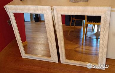 Specchio con Cornice in Legno