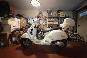 Vespa GTS 300 - 2019 - 7900 km - bauletto - ottime