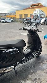 Piaggio Vespa 300 GTS - 2024