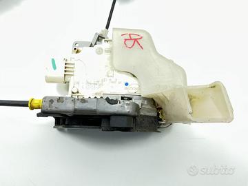 SERRATURA ANTERIORE SINISTRA AUDI A4 Avant (8K5) 8