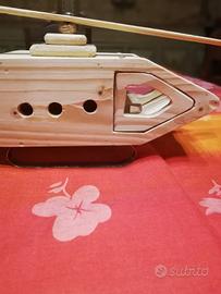Elicottero di legno