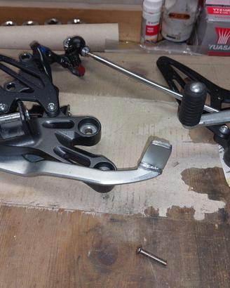 coppia pedane anteriori originali Yamaha R7