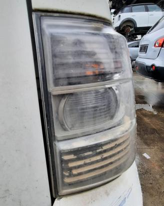 MITSUBISHI PAJERO 2010 - STOP POSTERIORE DESTRO
