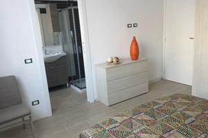 Stanza singola Monza con bagno privato libera