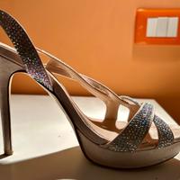 Sandali eleganti champagne con strass