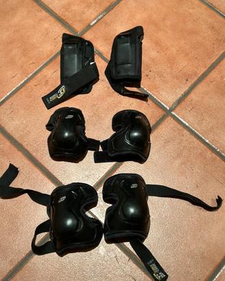 Rollerblade: protezioni gomiti-polsi-ginocchia