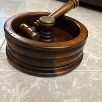 Martello da giudice o battitore di aste 