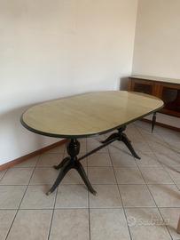 Tavolo vetro effetto marmo ovale