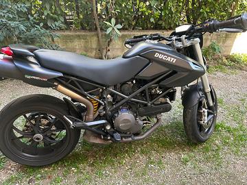 Ducati Hypermotard 796 - 2011