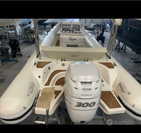 Gommone Mariner 8,30 mt con mercury verado 300cv