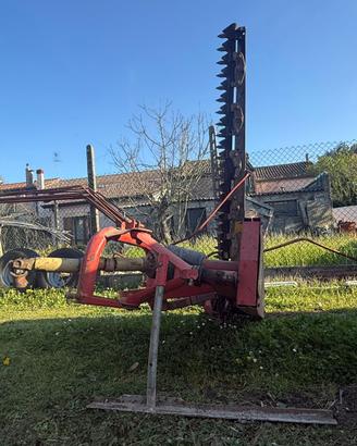 Falciatrice a barra laterale per trattore