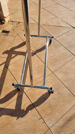 Appendiabiti  con ruote