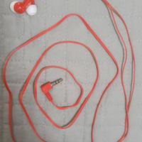 Cuffiette / auricolari con filo color rosso