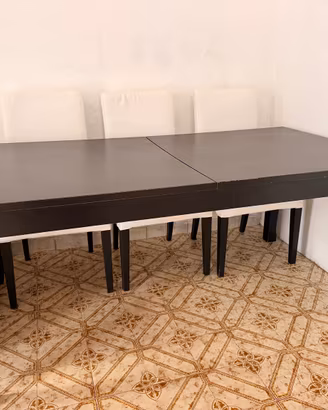 Tavolo da pranzo IKEA con 4 sedie