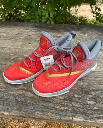 Adidas Crazylight Boost 2.5 MAI USATE!