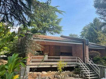 Villa di 450 m² con più di 5 locali e box auto dop