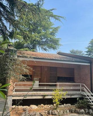 Villa di 450 m² con più di 5 locali e box auto dop