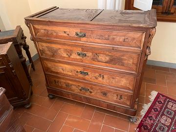 Lotto mobili antichi d’epoca pregiati