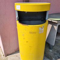 Bidone spazzatura in ferro