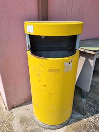 Bidone spazzatura in ferro