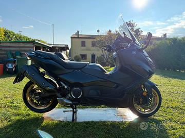 Tmax 560 Tech Max