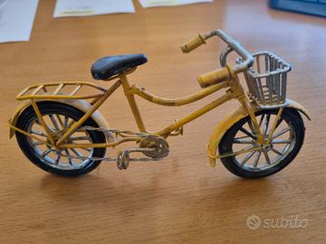 modellino decorativo di bicicletta vintage