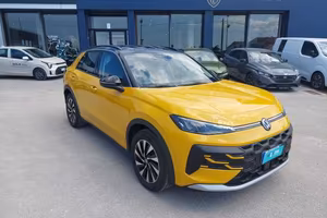 Volkswagen T-Roc 1.5 eTSI ACT DSG Life KM 0