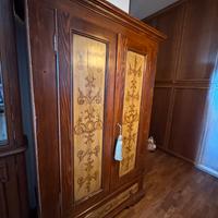 vecchio armadio tirolese