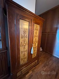 vecchio armadio tirolese