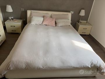 Camera matrimoniale completa in bianco laccato