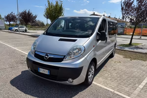 Opel Vivaro 9 posti passo lungo anno 11/2011