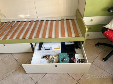 Letto singolo con cassettoni