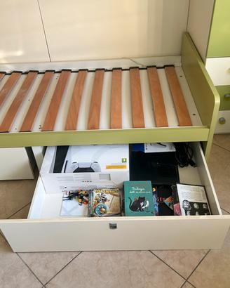 Letto singolo con cassettoni