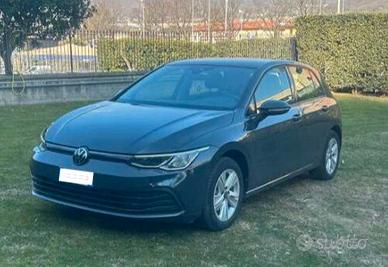 VOLKSWAGEN Golf 8ª serie Golf 1.0 eTSI EVO DSG...