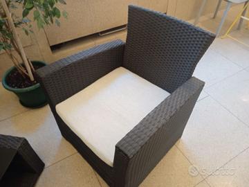 Set di divano, poltrone e tavolino da  giardino