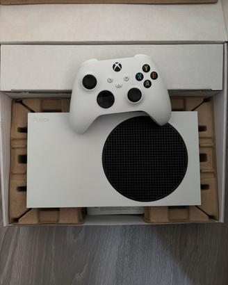 Xbox Series S completa di tutto