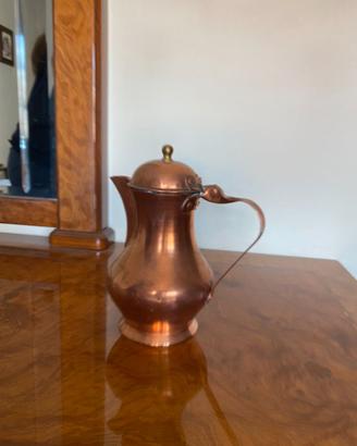 Brocca in rame vintage con coperchio
