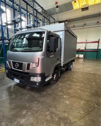 Nissan nt500