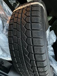 Gomme suv invernali Toyo  215/60R17 96V