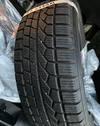 Gomme suv invernali Toyo  215/60R17 96V