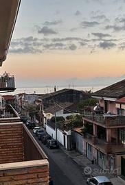 Aci Castello ben tenuto 90 mq vista mare