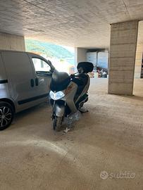 Scooter Suzuki Burgman 400