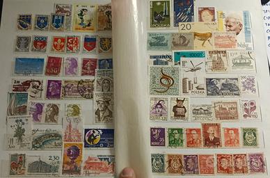 Album Francobolli (572) dal mondo