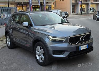 VOLVO XC40 D3 Momentum