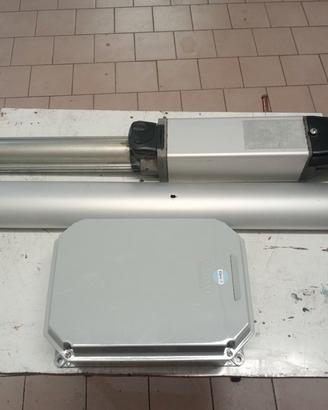 Motore a braccio per cancello 
