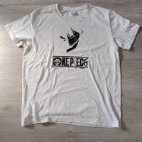 t-shirt con immagine e scritta di One Piece